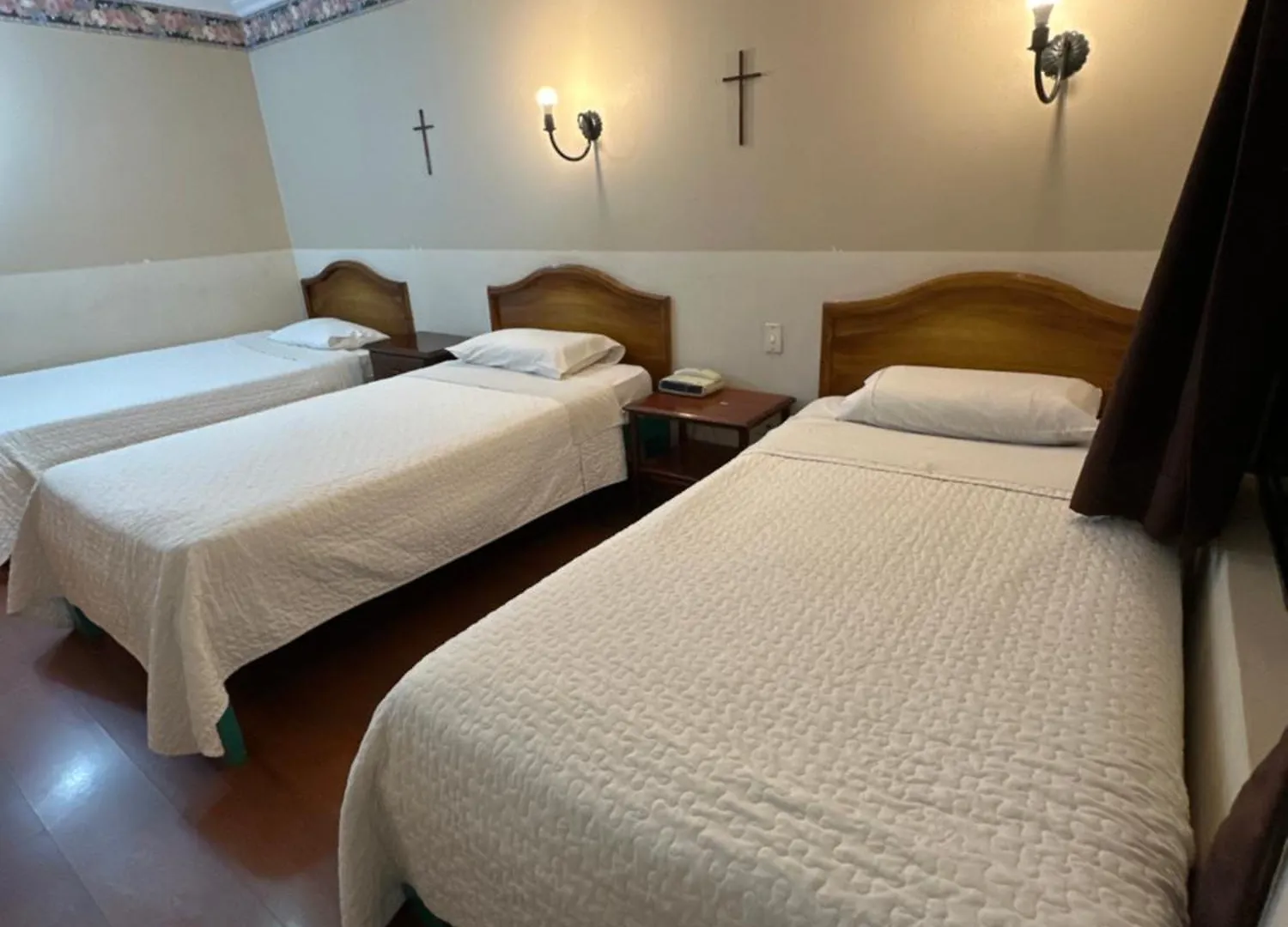 Hotel & Suites El Quijote 昆卡 3*,  厄瓜多尔