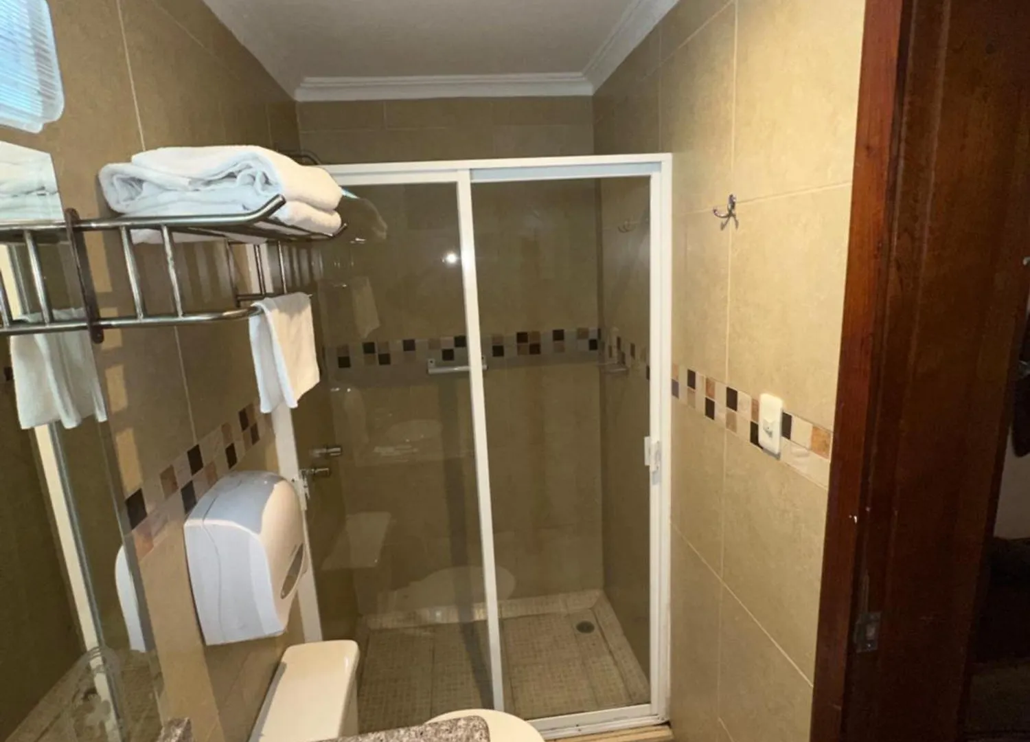 Hotel & Suites El Quijote 昆卡