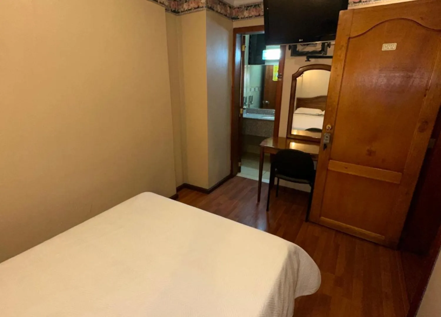 Hotel & Suites El Quijote 昆卡