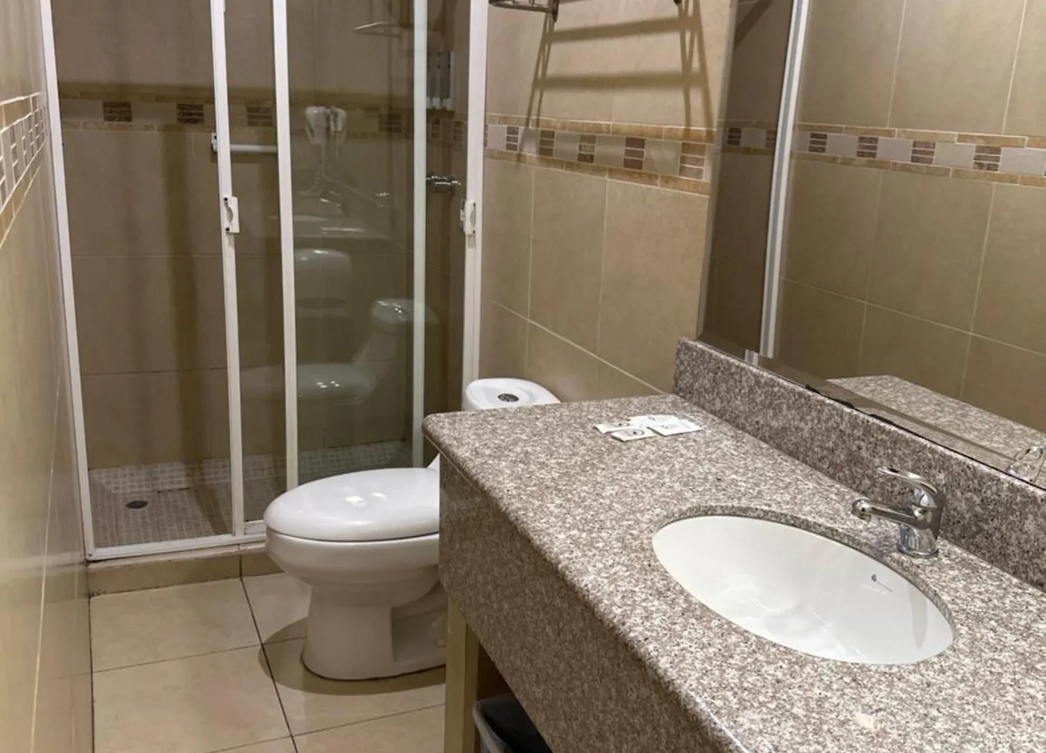 Hotel & Suites El Quijote 昆卡
