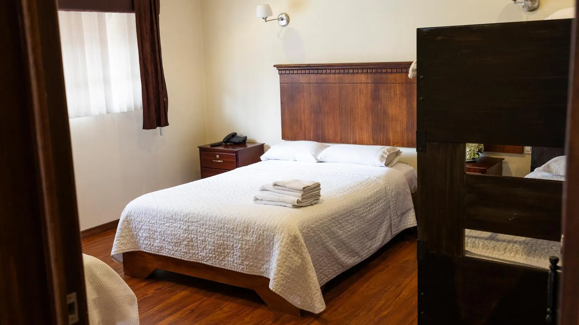 Suites&Hotel El Quijote Cuenca 3*,  Ecuador