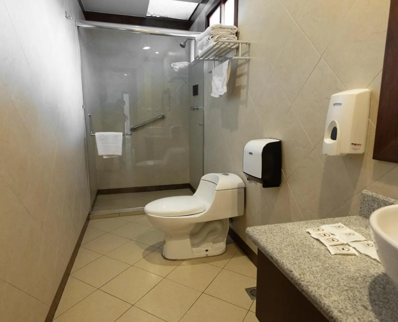 Hotel & Suites El Quijote Cuenca Ecuador