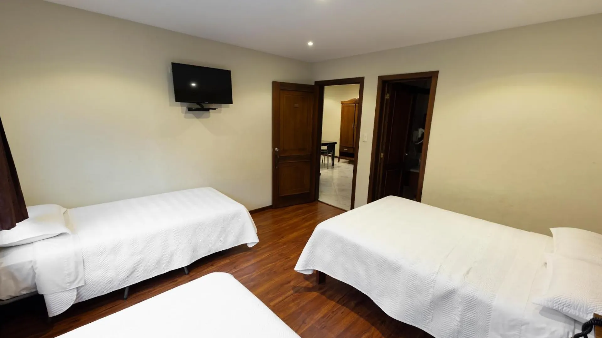 Suites&Hotel El Quijote Cuenca 3*,  Ecuador
