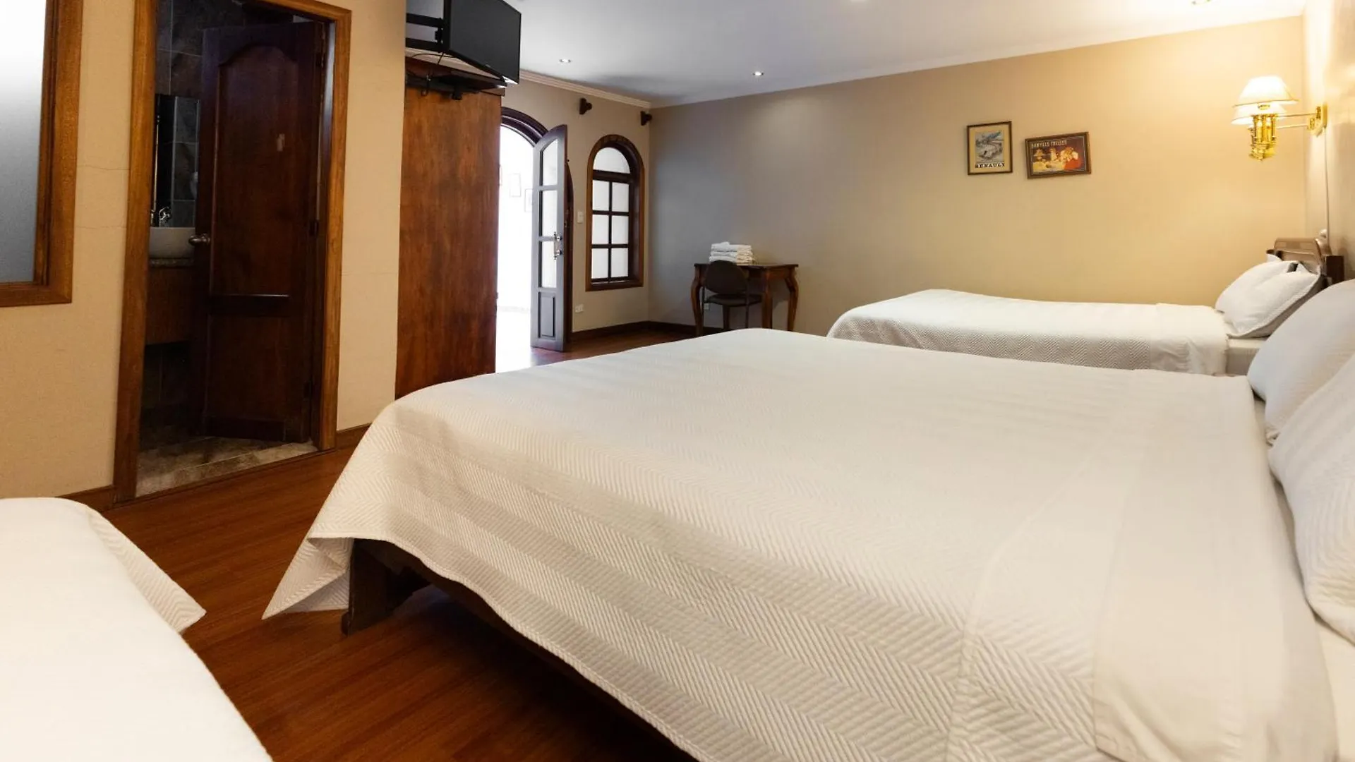 Hotel & Suites El Quijote Cuenca