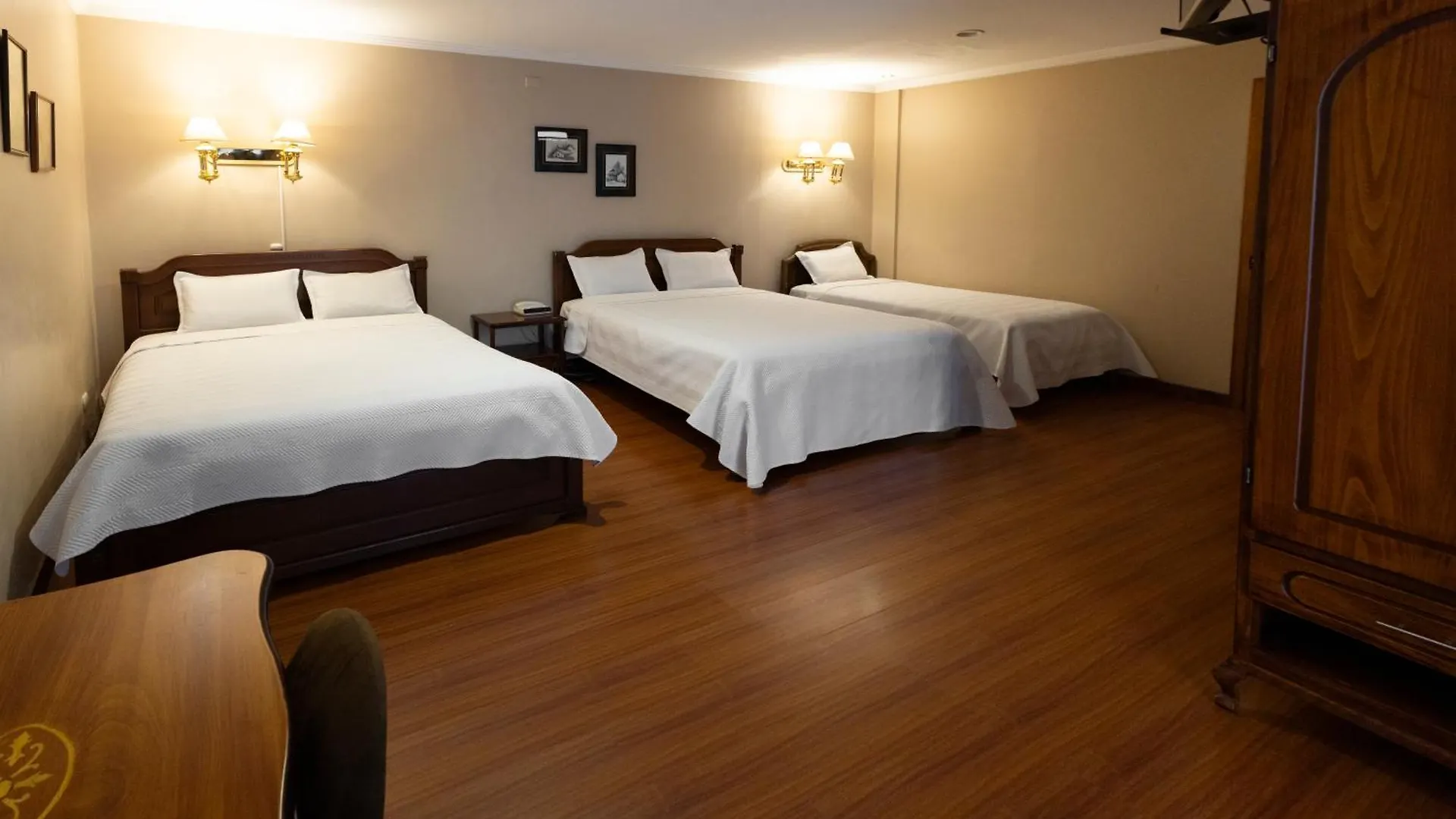 Suites&Hotel El Quijote Cuenca 3*,  Ecuador