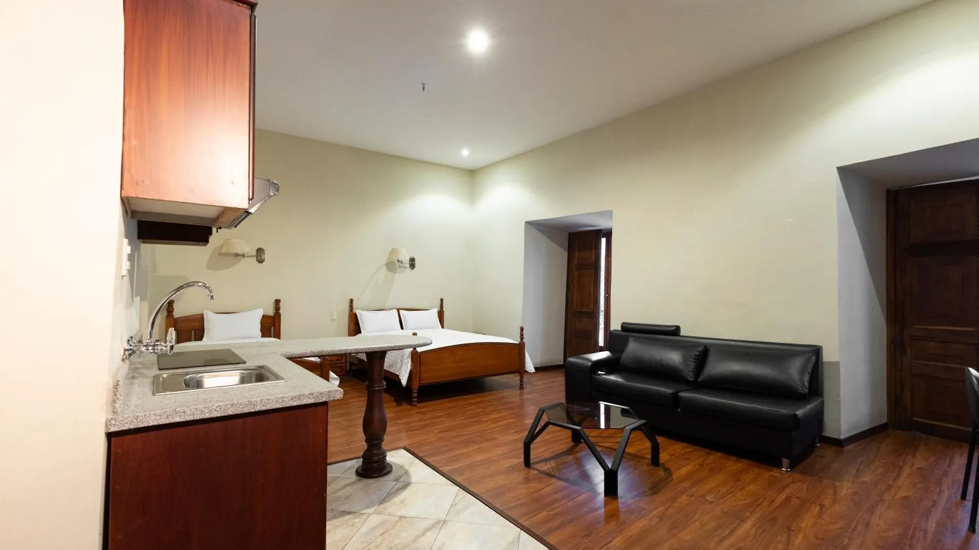 ***  Hotel & Suites El Quijote Cuenca Ecuador
